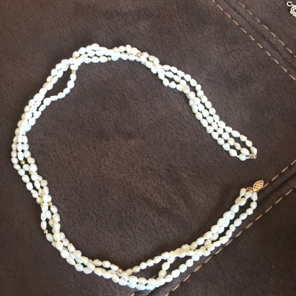 Pearl necklace fresh water pearl